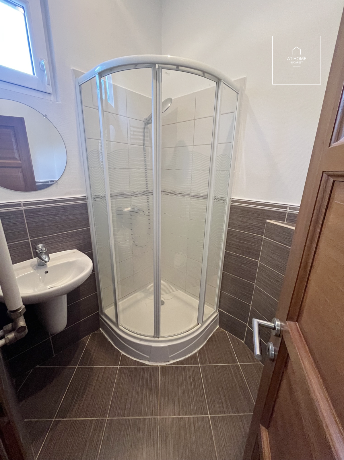 Exclusive Family House for Rent in Miskolc with Swimming Pool and Spacious Private Garden