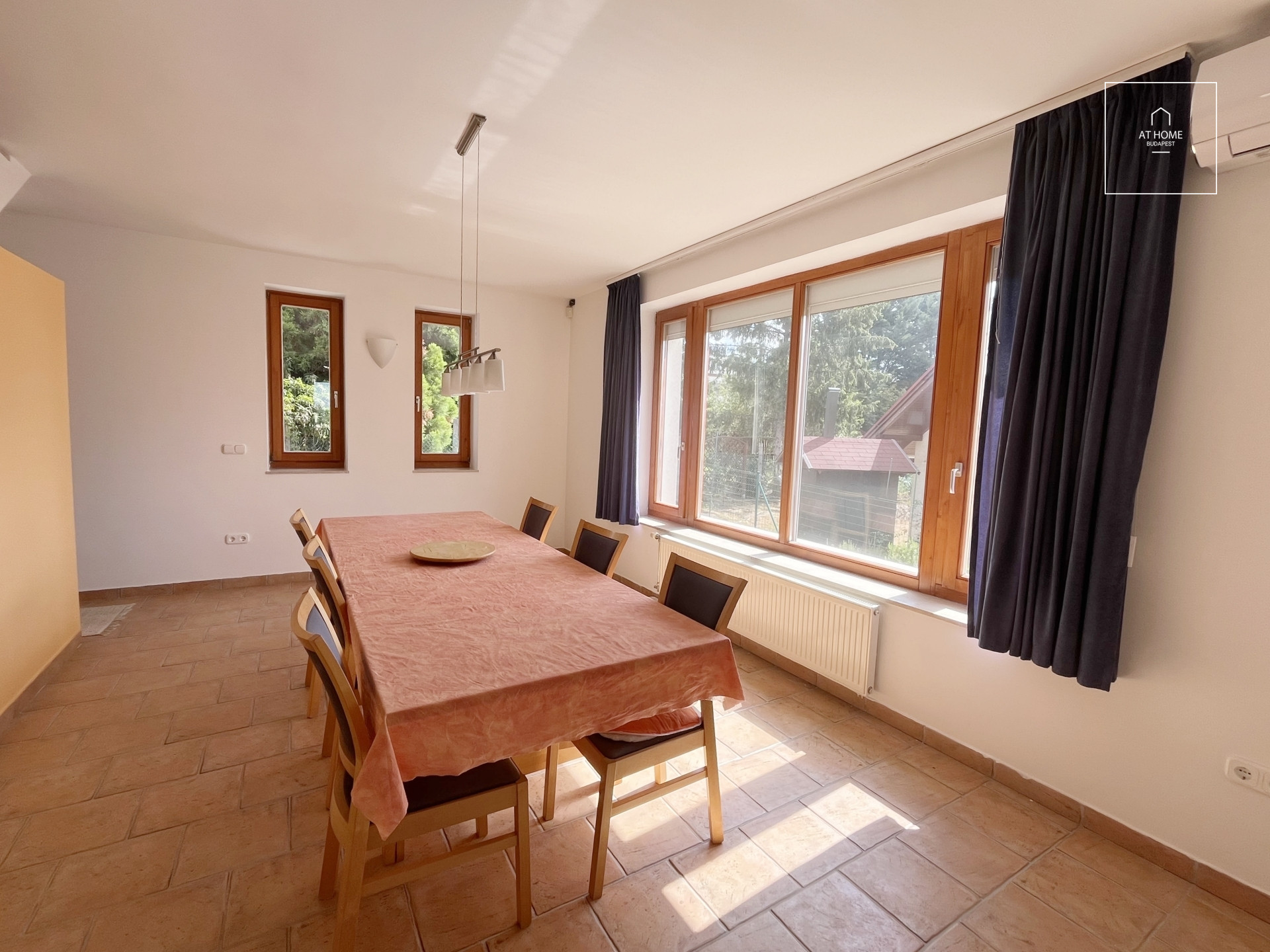 High-Quality Family Home for Sale in the Barackos Neighborhood of Budakeszi