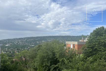 3-room apartment for sale with panoramic view and balcony in one of the most sought-after streets of Törökvész