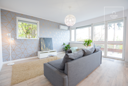 Panoramic, Fully Renovated Apartment with a Large Terrace in a Green Hillside Area