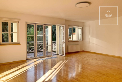 Renovated 2-bedroom apartment for rent in 1st district, Víziváros