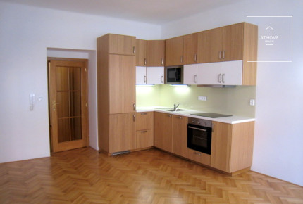 Světlý byt, 2+kk, Vinohrady