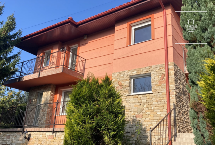 Elegant semi-detached house for rent  II/A. district, Pesthidegkút