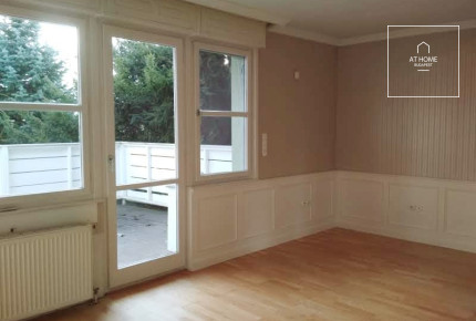 Refurbished detached house for rent in Budapest II. district