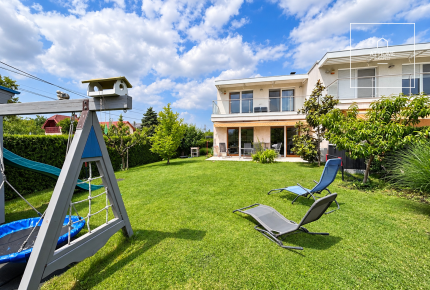Modern Family Home with Private Garden in District III