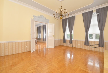 Two-bedroom 122 sqm apartment Budapest VI. district Terézváros